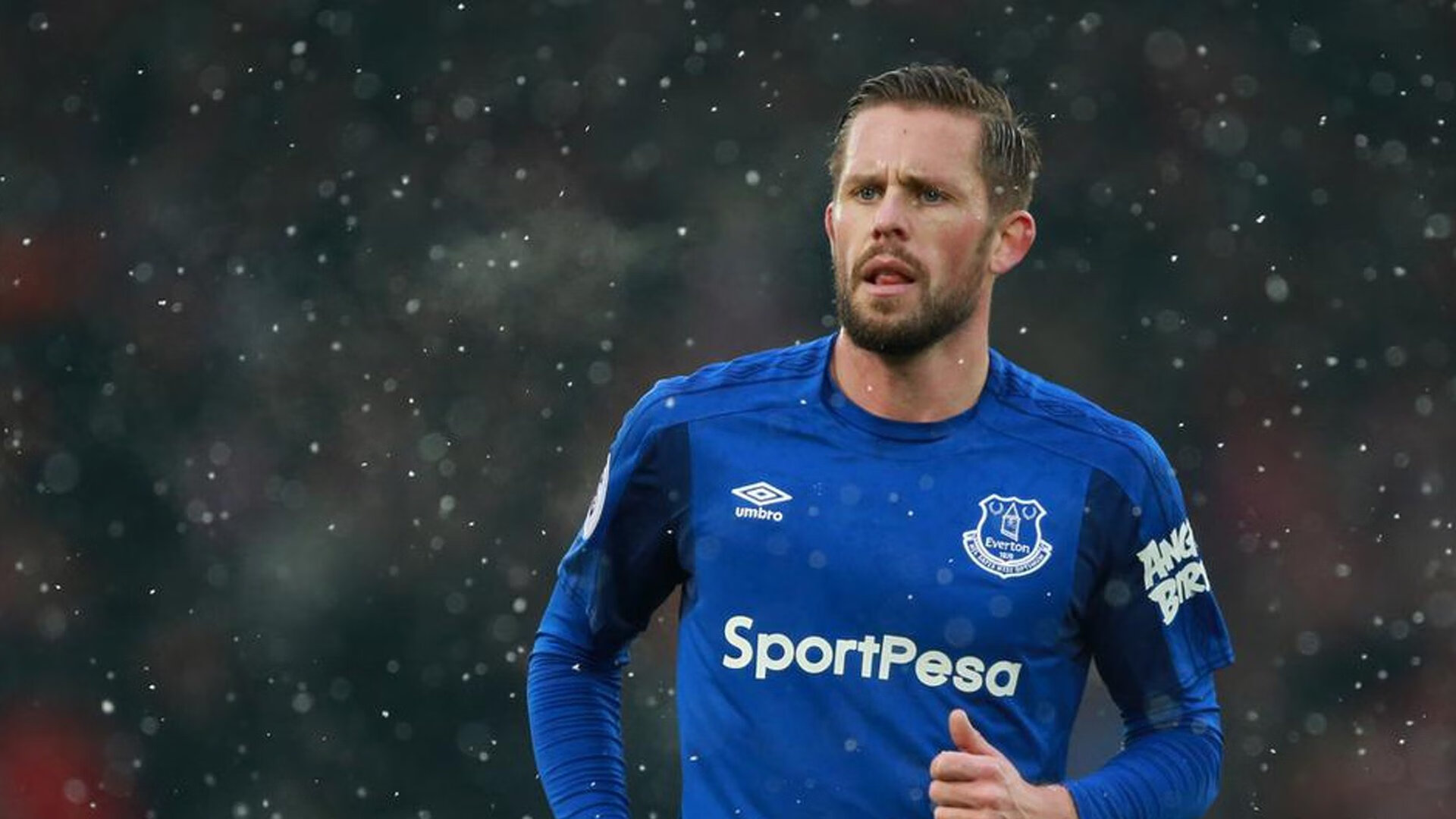 伊萨克一剑封喉，荷兰用教科书式压制让东道主黯然退场