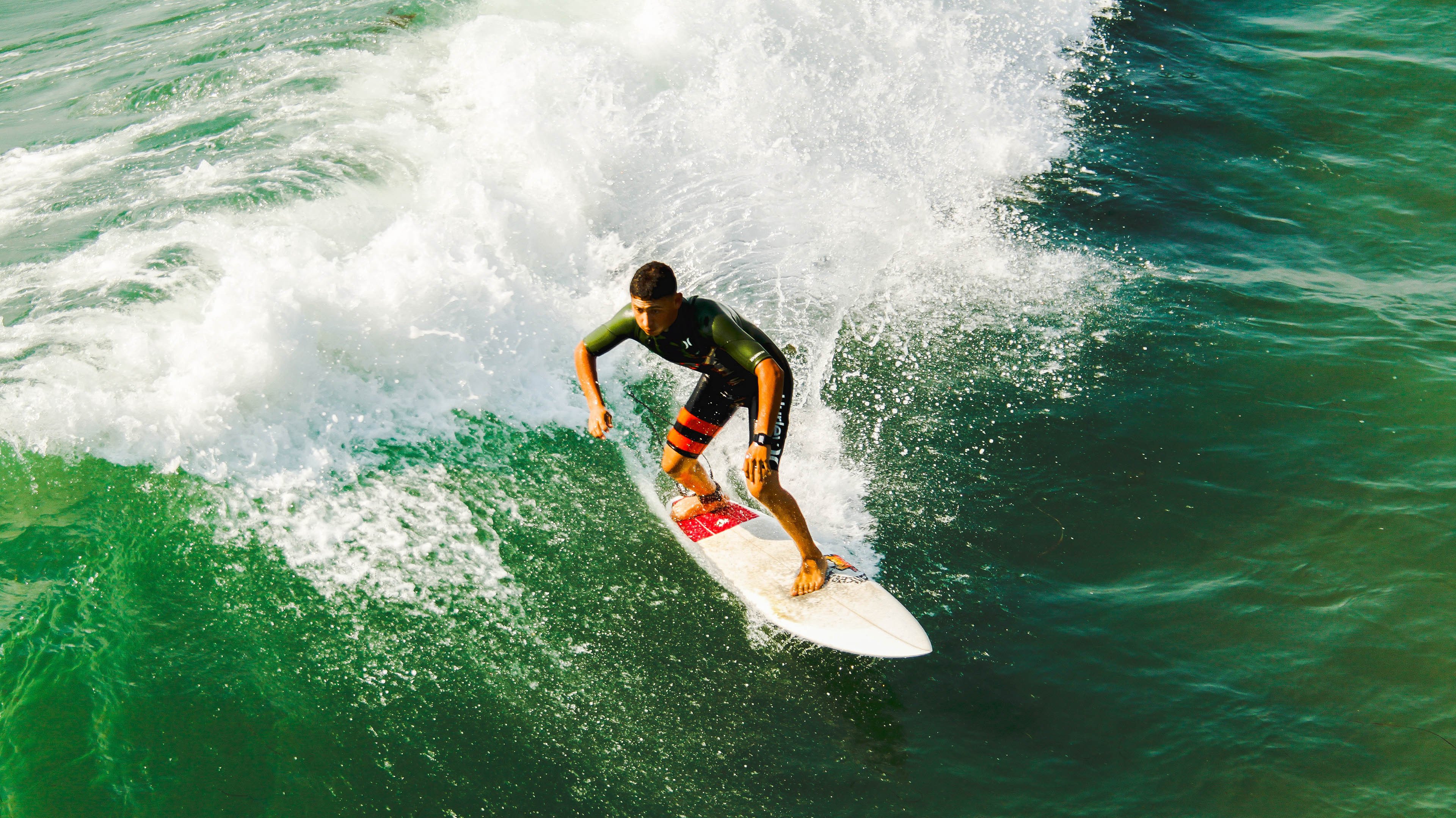 开云下载-恩佐的欧冠接管，当洪都拉斯带走贝蒂斯，足球如何缝合世界的伤口