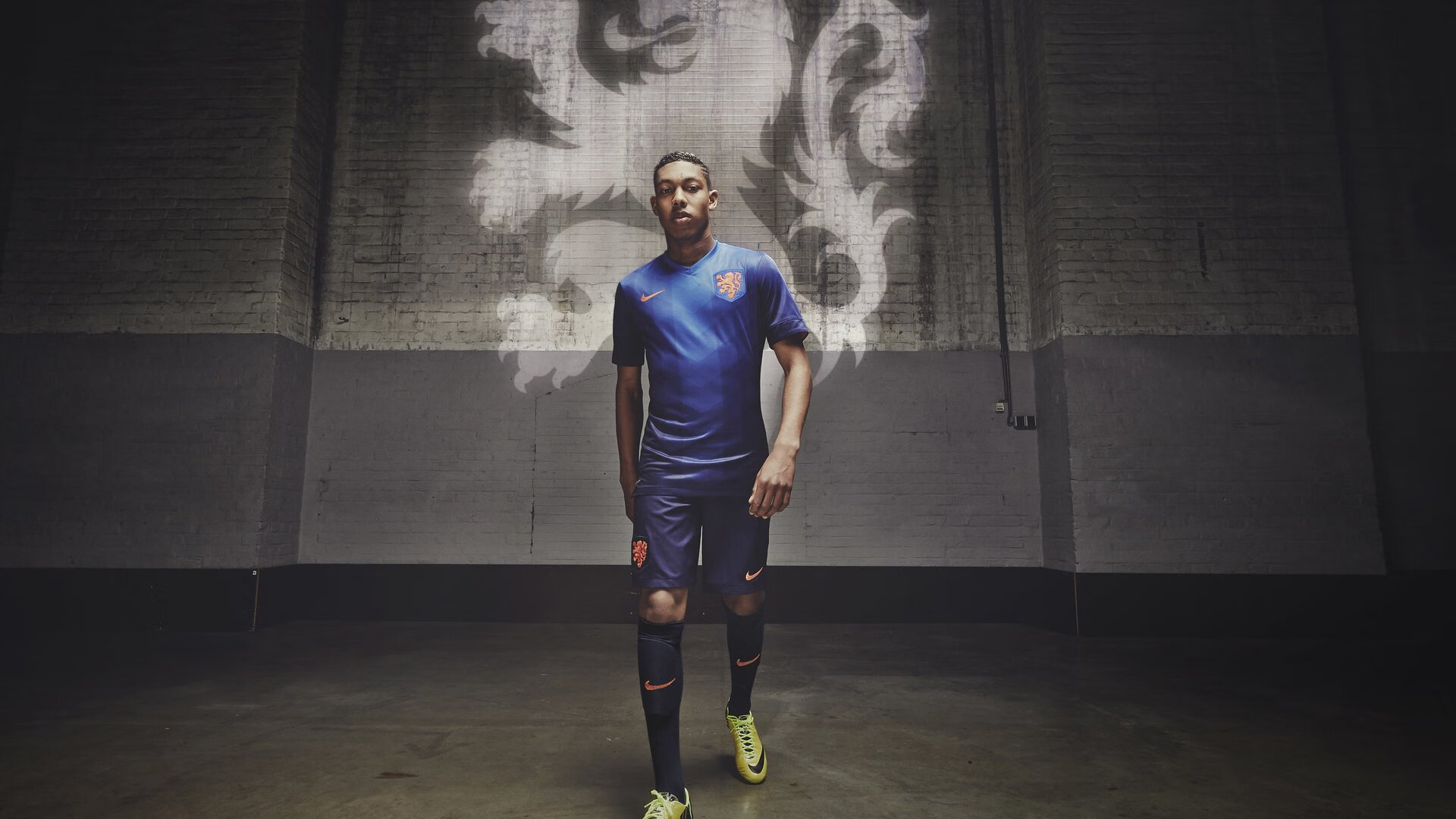 F1新赛季揭幕战之夜，阿克全程高能输出，当人类意志成为赛道上最锋利的武器